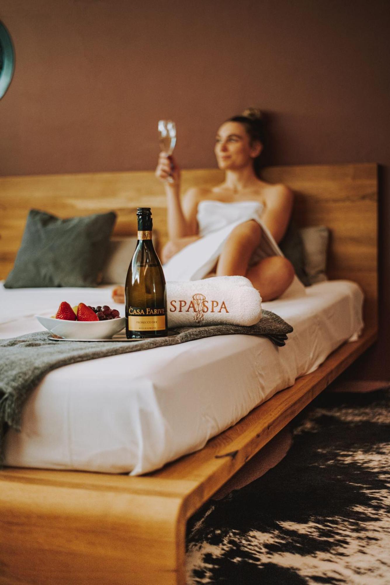 Spa Spa Letna براغ المظهر الخارجي الصورة